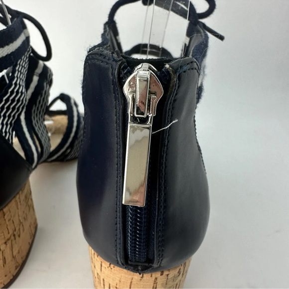 Fun Nine West sandals size 9. Leather and fabric with cork heels. Summer ready! - Picture 3 of 12